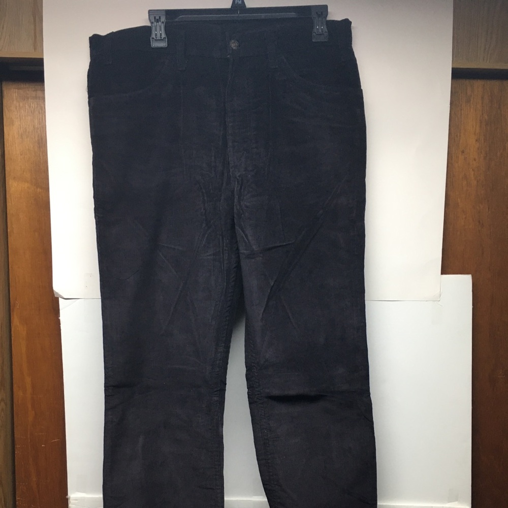 Levi’s vintage corduroy mens jeans NEW wo tags size 33 x 32.